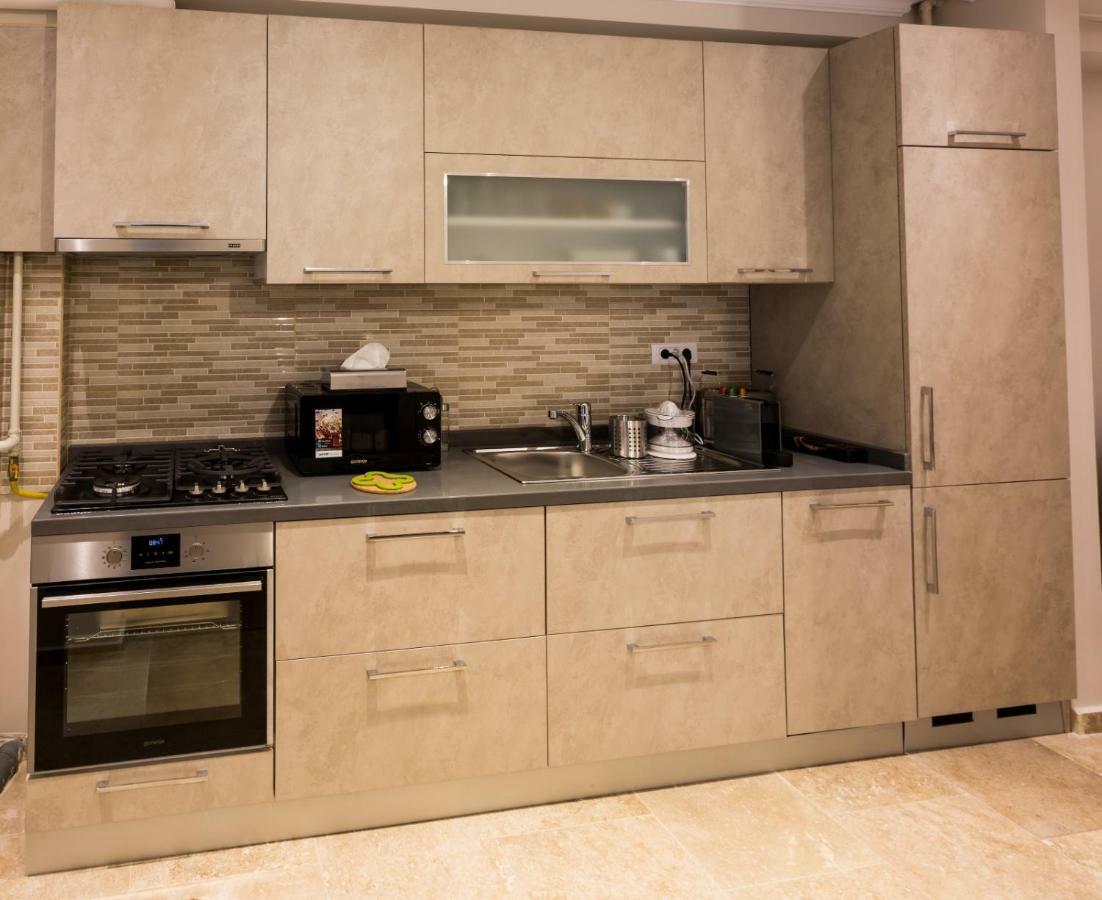 Rose Luxury Apartment ママイア エクステリア 写真
